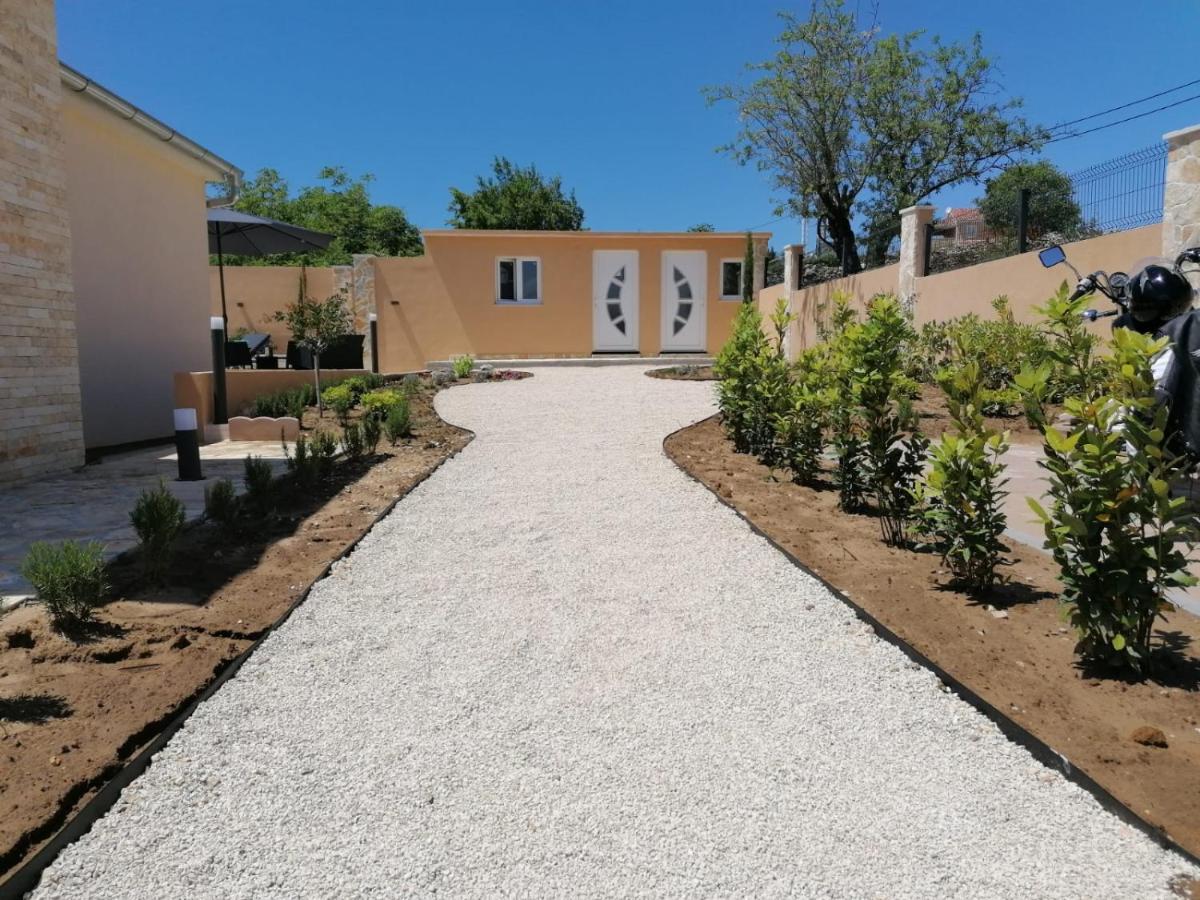 Villa Mir Pridraga Eksteriør billede