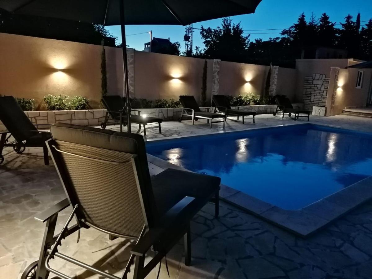 Villa Mir Pridraga Eksteriør billede